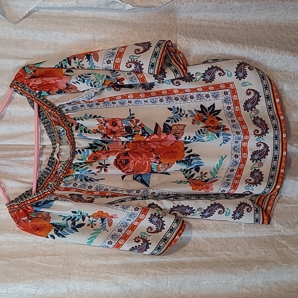 ROOMMATES BLOUSE